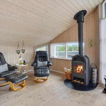 3 Bedroom Cozy In Tarm Holiday home